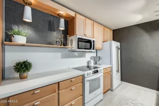 Photo #2: 6910430 Listing 