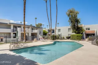 Photo #5: 6910430 Listing 