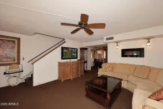 Photo #5: 6910496 Listing