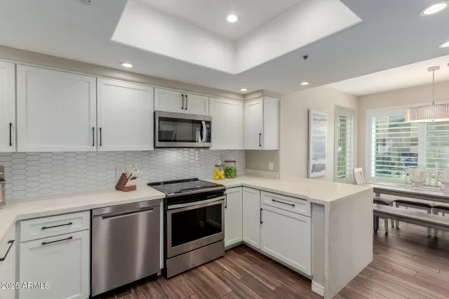 MLS: 6910545 Condo For Sale