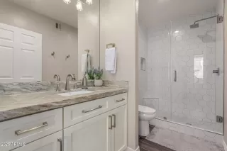 Photo #2: 6910545 Listing