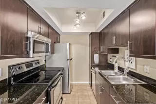 Photo #5: 6910629 Listing