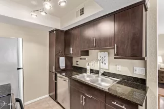 Photo #6: 6910629 Listing