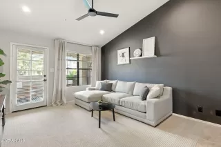 Photo #3: 6910656 Listing