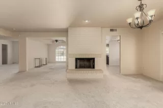 Photo #6: 6910667 Listing 