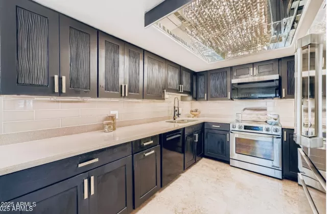 MLS: 6910697 Condo For Sale