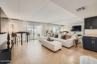 Photo #4: 6910697 Listing 