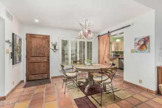 Photo #4: 6910704 Listing