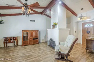 Photo #6: 6910761 Listing 