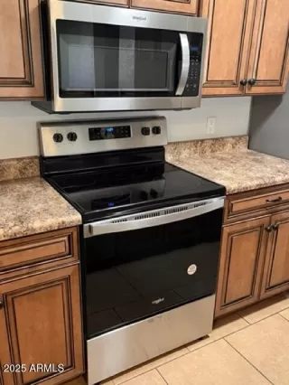 Photo #6: 6911005 Listing