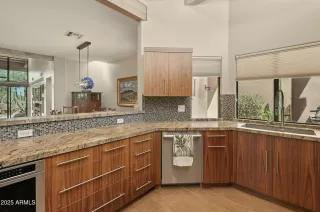 Photo #5: 6911281 Listing