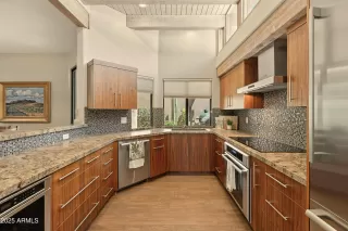 Photo #6: 6911281 Listing