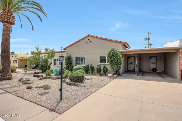 MLS: 6911453 Condo For Sale