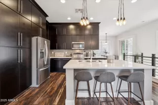 Photo #3: 6911489 Listing