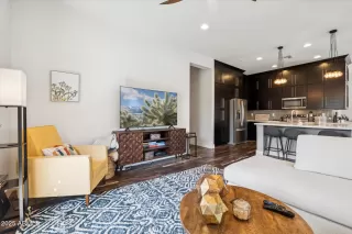 Photo #5: 6911489 Listing