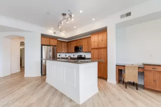 Photo #5: 6911519 Listing