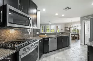 Photo #4: 6911554 Listing 