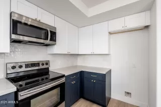 Photo #2: 6911565 Listing 
