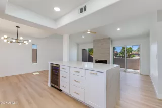 Photo #2: 6911588 Listing 