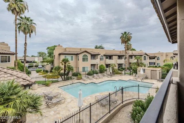 MLS: 6911593 Condo For Sale