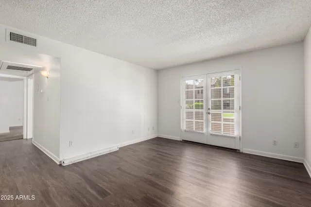 MLS: 6911621 Condo For Sale