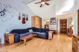Photo #2: 6911720 Listing