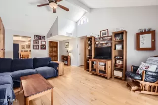 Photo #3: 6911720 Listing