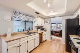 Photo #6: 6911720 Listing