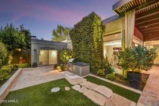 Photo #4: 6911804 Listing