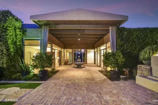 Photo #5: 6911804 Listing