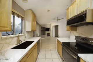 Photo #6: 6911891 Listing