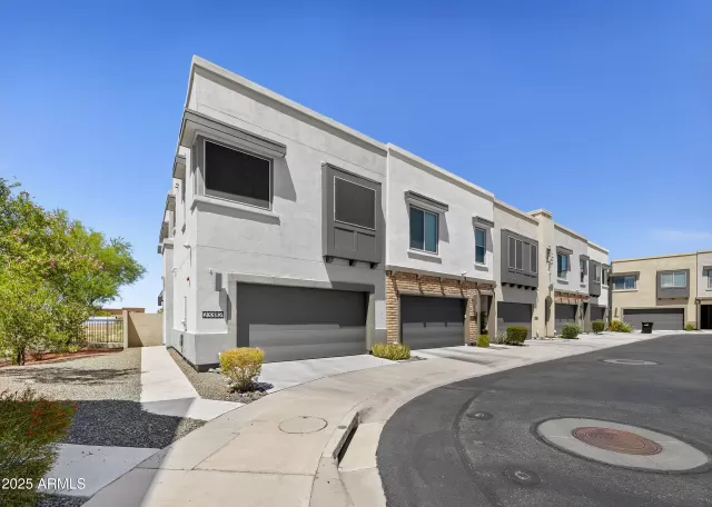 MLS: 6911960 Condo For Sale