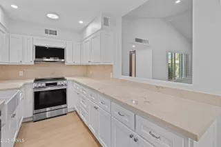 Photo #6: 6912101 Listing 