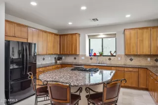 Photo #6: 6912147 Listing