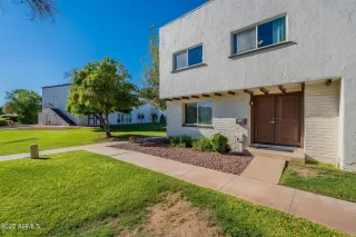 Photo #2: 6912339 Listing