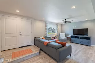 Photo #5: 6912339 Listing