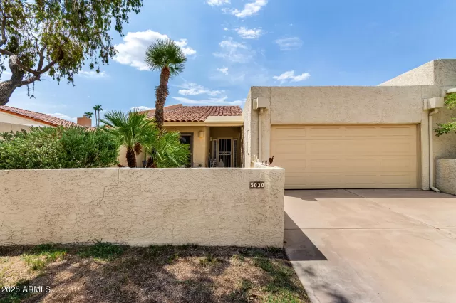 MLS: 6912370 Condo For Sale