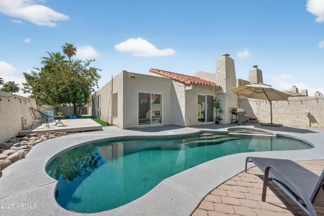 MLS: 6912472 Condo For Sale