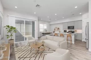 Photo #1: 6912486 Listing 