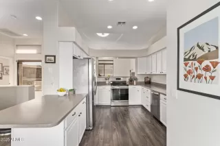 Photo #4: 6912595 Listing