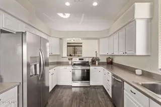 Photo #5: 6912595 Listing