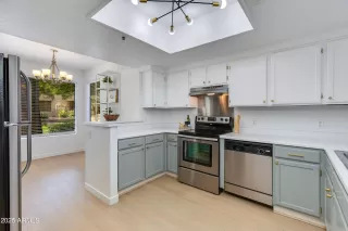 Photo #2: 6912602 Listing