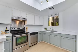 Photo #3: 6912602 Listing