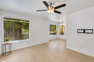 Photo #6: 6912602 Listing