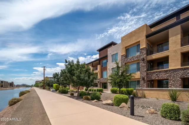MLS: 6912917 Condo For Sale