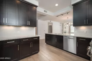 Photo #3: 6912917 Listing 