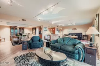 Photo #5: 6913065 Listing