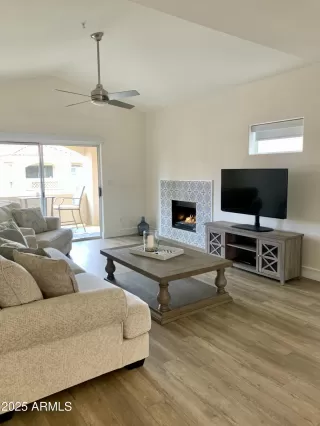 Photo #5: 6913115 Listing 