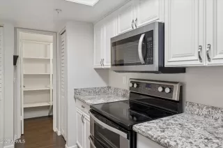 Photo #6: 6913279 Listing 