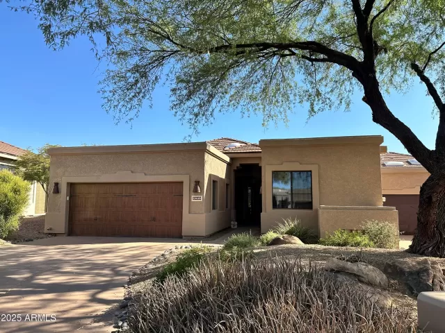MLS: 6913289 Condo For Sale